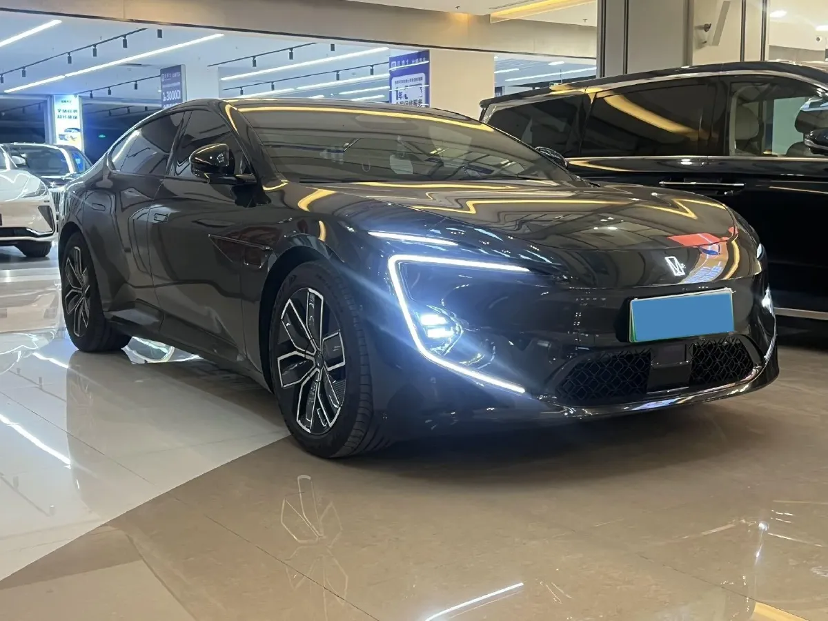 2025 Avatr 12 1.5T 156HP L4 REEV 39.05KWH,autocango,china used car exporter,china ev exporter,chinese used car exporter,chinese used ev exporter