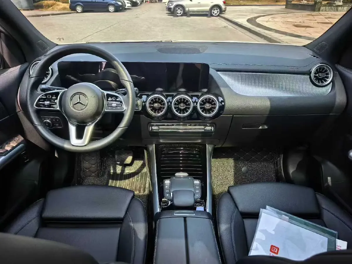 2022 Mercedes-Benz GLA Class 2.0T 190HP L4 8DCT,autocango,china used car exporter,china ev exporter,chinese used car exporter,chinese used ev exporter