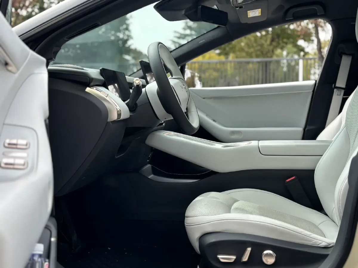 2024 Xpeng P7+ BEV 76.3KWH,autocango,china used car exporter,china ev exporter,chinese used car exporter,chinese used ev exporter