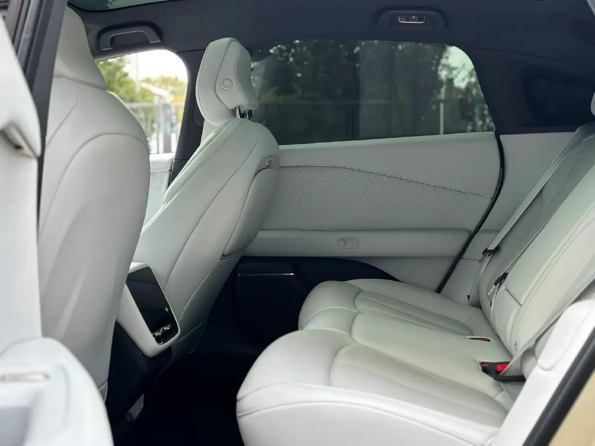 2024 Xpeng P7+ BEV 76.3KWH,autocango,china used car exporter,china ev exporter,chinese used car exporter,chinese used ev exporter