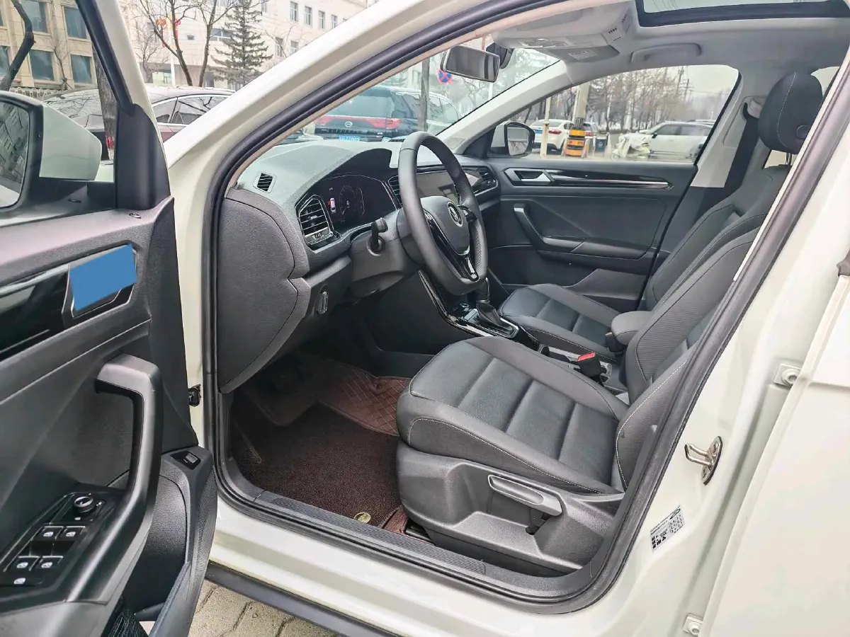 2021 Volkswagen T-Roc 1.4T 150HP L4 7DCT,autocango,china used car exporter,china ev exporter,chinese used car exporter,chinese used ev exporter