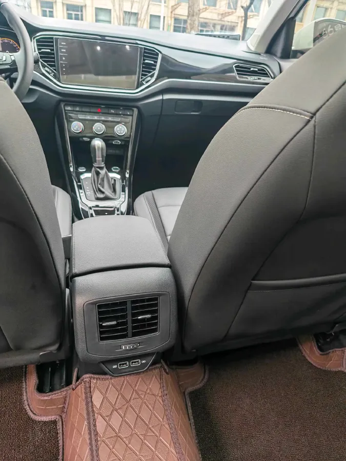 2021 Volkswagen T-Roc 1.4T 150HP L4 7DCT,autocango,china used car exporter,china ev exporter,chinese used car exporter,chinese used ev exporter