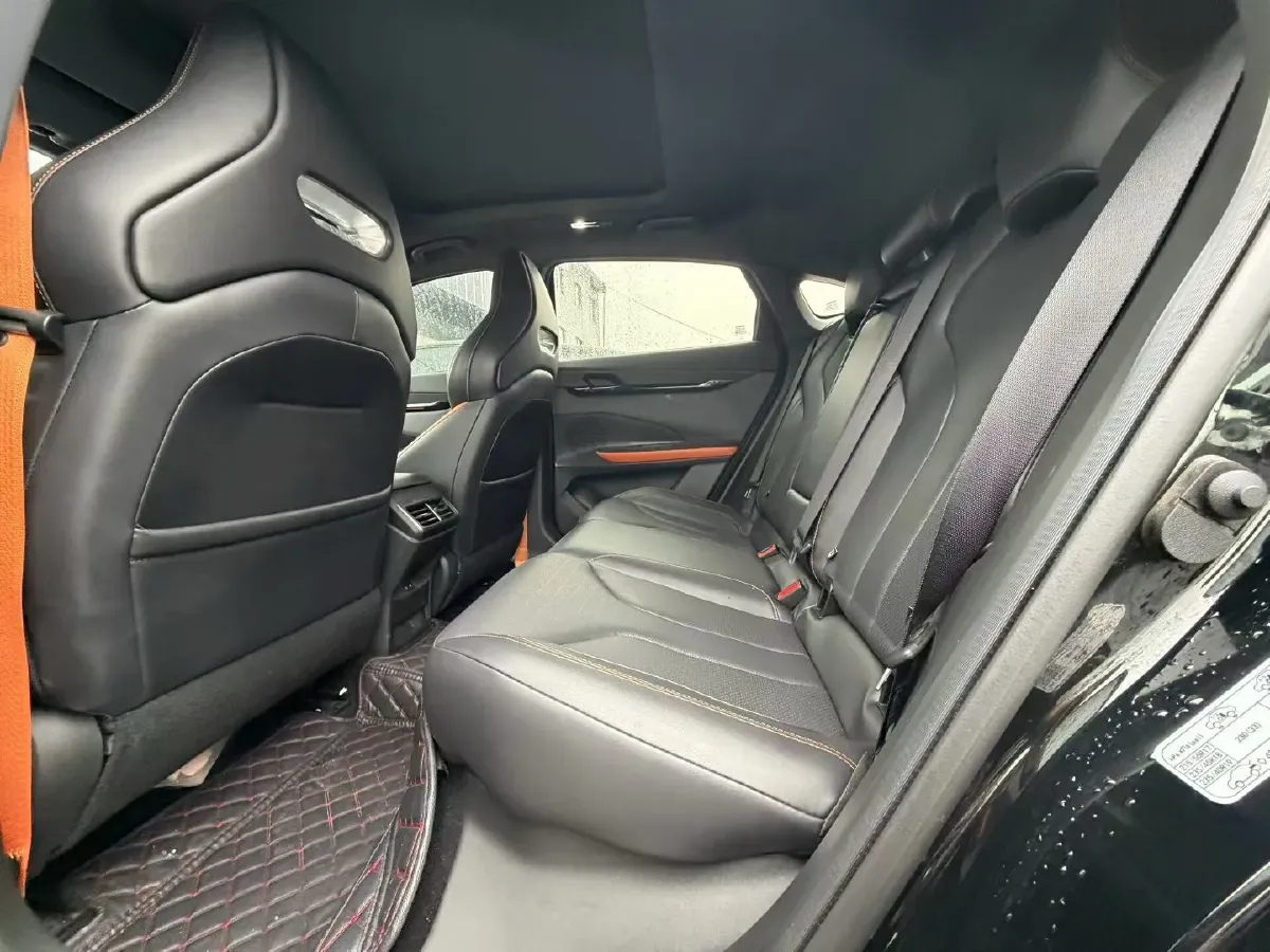 2023 ChangAn UNI-V 2.0T 233HP L4 8AT,autocango,china used car exporter,china ev exporter,chinese used car exporter,chinese used ev exporter