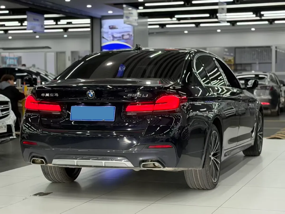 2023 BMW 5 Series 2.0T 245HP L4 8AT,autocango,china used car exporter,china ev exporter,chinese used car exporter,chinese used ev exporter