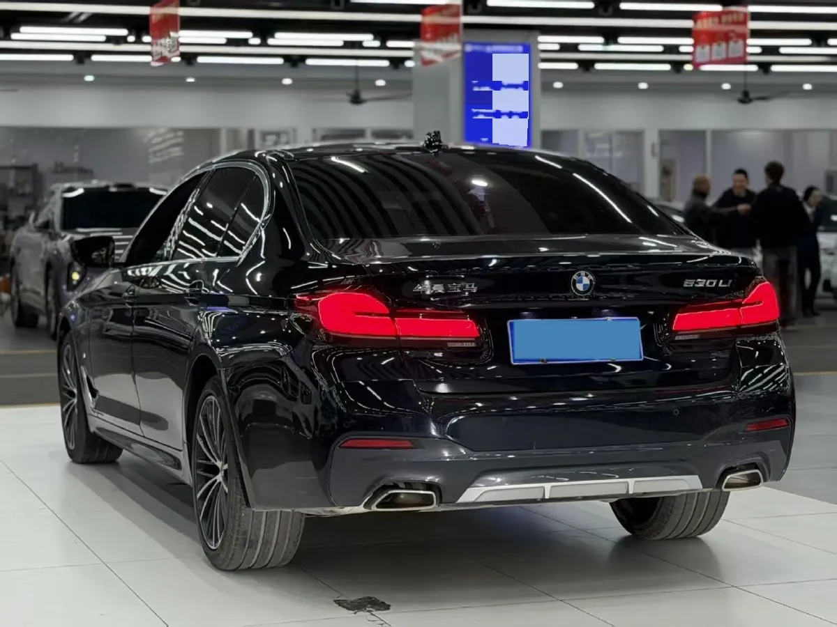 2023 BMW 5 Series 2.0T 245HP L4 8AT,autocango,china used car exporter,china ev exporter,chinese used car exporter,chinese used ev exporter
