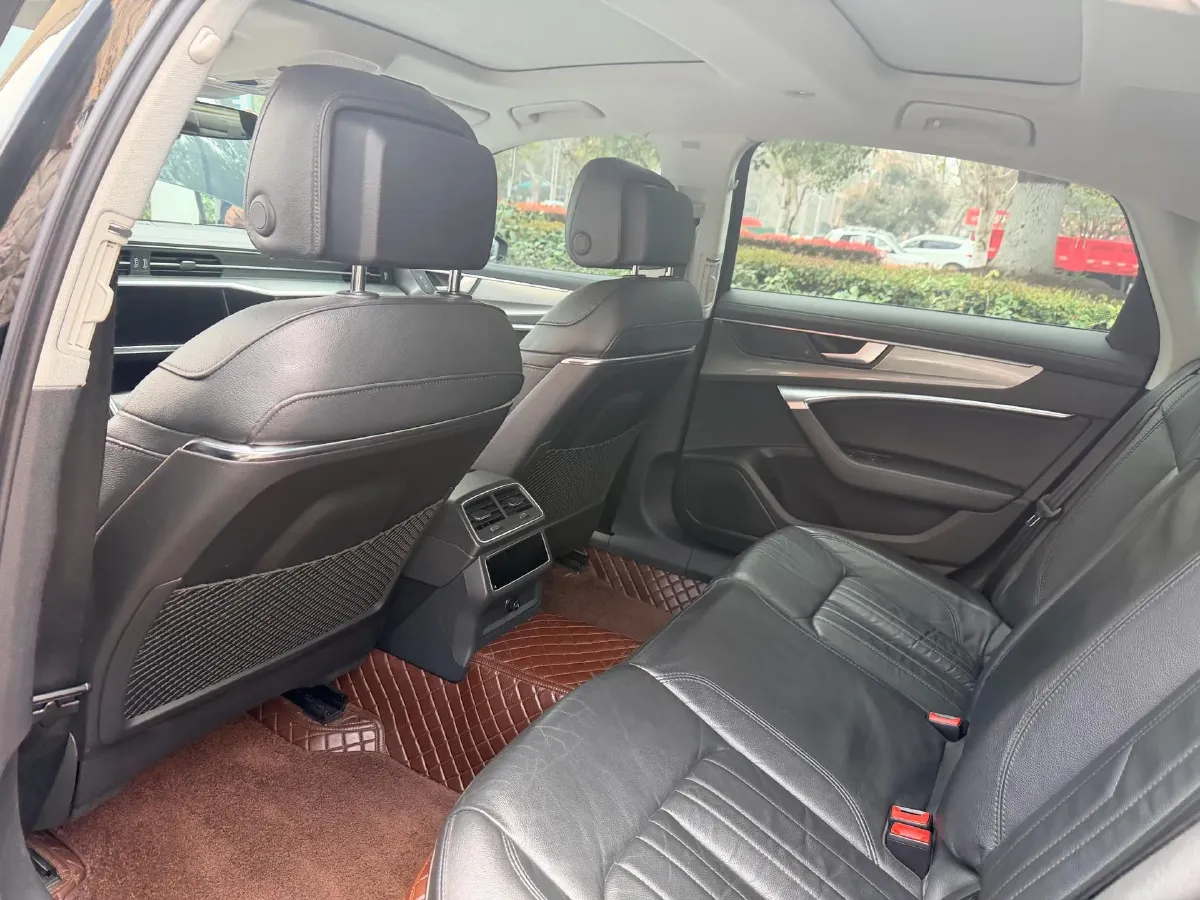 2021 Audi A6L 2.0T 224HP L4 7DCT,autocango,china used car exporter,china ev exporter,chinese used car exporter,chinese used ev exporter