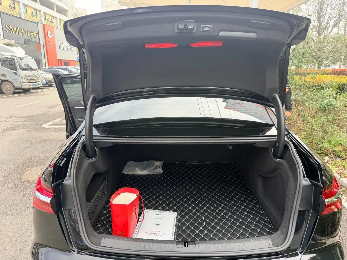 2021 Audi A6L 2.0T 224HP L4 7DCT,autocango,china used car exporter,china ev exporter,chinese used car exporter,chinese used ev exporter