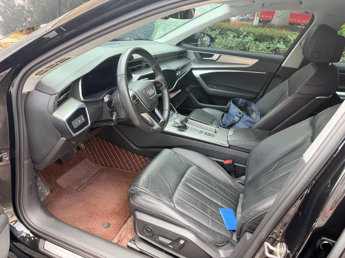 2021 Audi A6L 2.0T 224HP L4 7DCT,autocango,china used car exporter,china ev exporter,chinese used car exporter,chinese used ev exporter