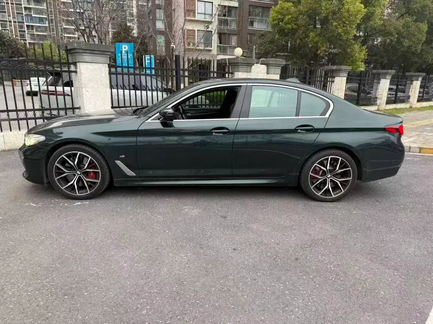 2022 BMW 5 Series 3.0T 340HP L6 8AT,autocango,china used car exporter,china ev exporter,chinese used car exporter,chinese used ev exporter