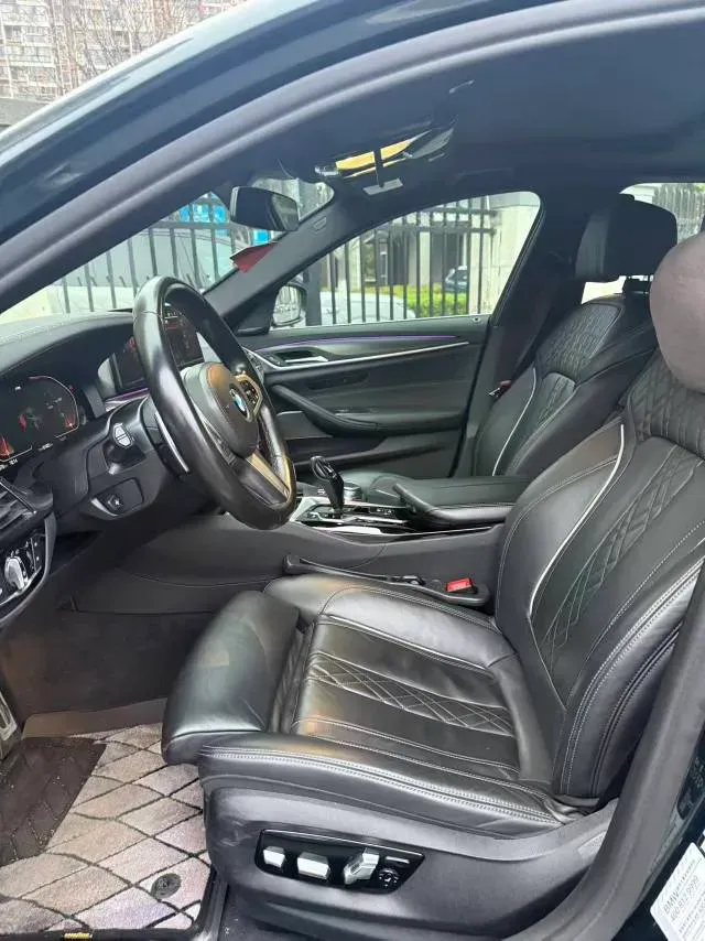 2022 BMW 5 Series 3.0T 340HP L6 8AT,autocango,china used car exporter,china ev exporter,chinese used car exporter,chinese used ev exporter