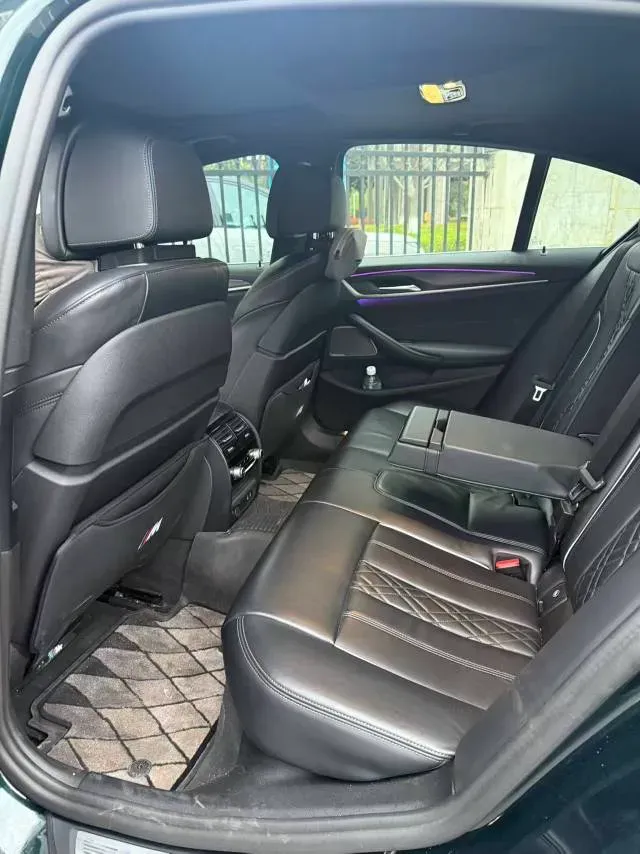 2022 BMW 5 Series 3.0T 340HP L6 8AT,autocango,china used car exporter,china ev exporter,chinese used car exporter,chinese used ev exporter