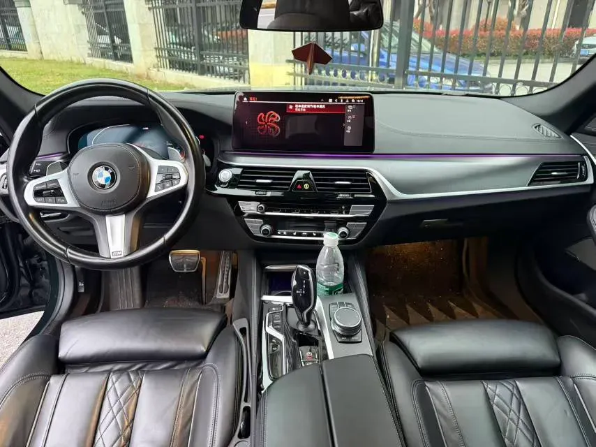 2022 BMW 5 Series 3.0T 340HP L6 8AT,autocango,china used car exporter,china ev exporter,chinese used car exporter,chinese used ev exporter