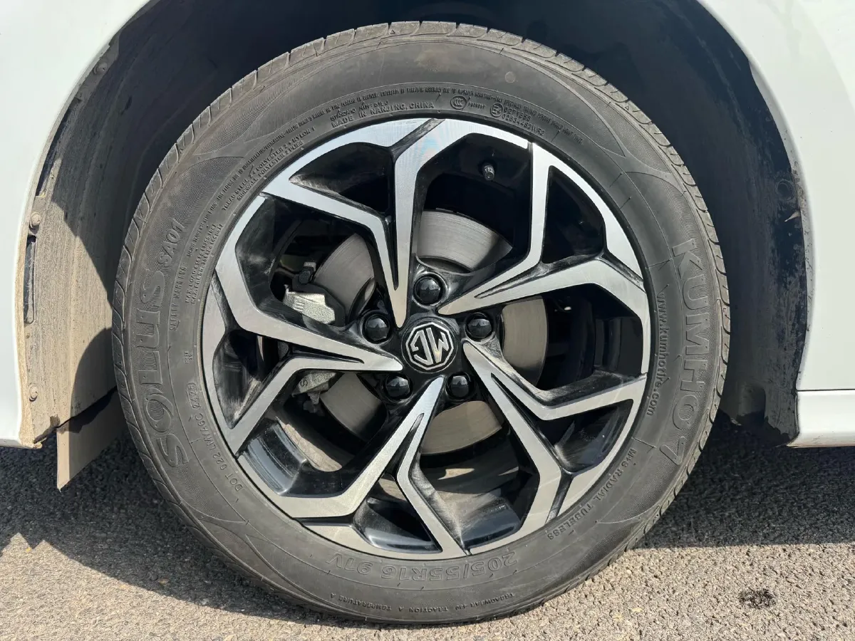 2023 MG 5 1.5L 129HP L4 5MT,autocango,china used car exporter,china ev exporter,chinese used car exporter,chinese used ev exporter