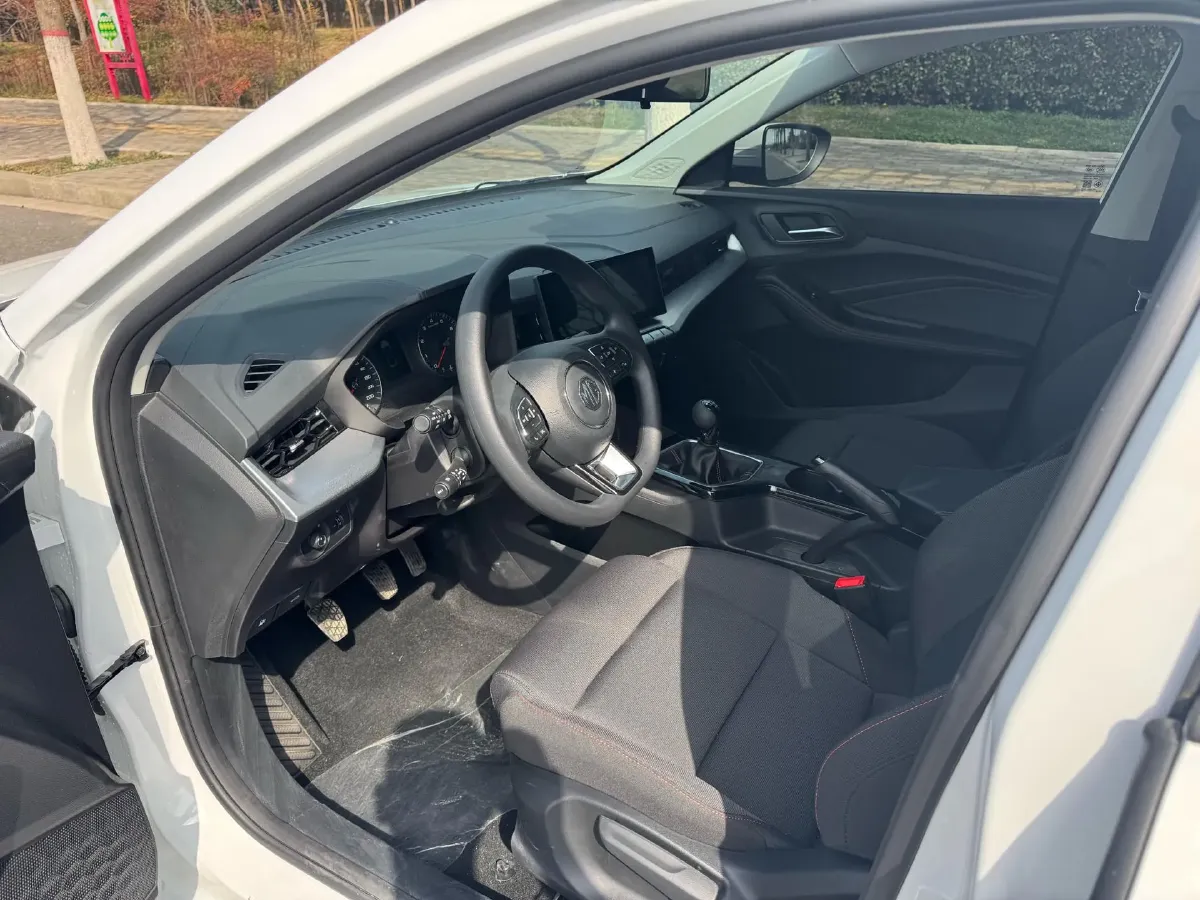 2023 MG 5 1.5L 129HP L4 5MT,autocango,china used car exporter,china ev exporter,chinese used car exporter,chinese used ev exporter