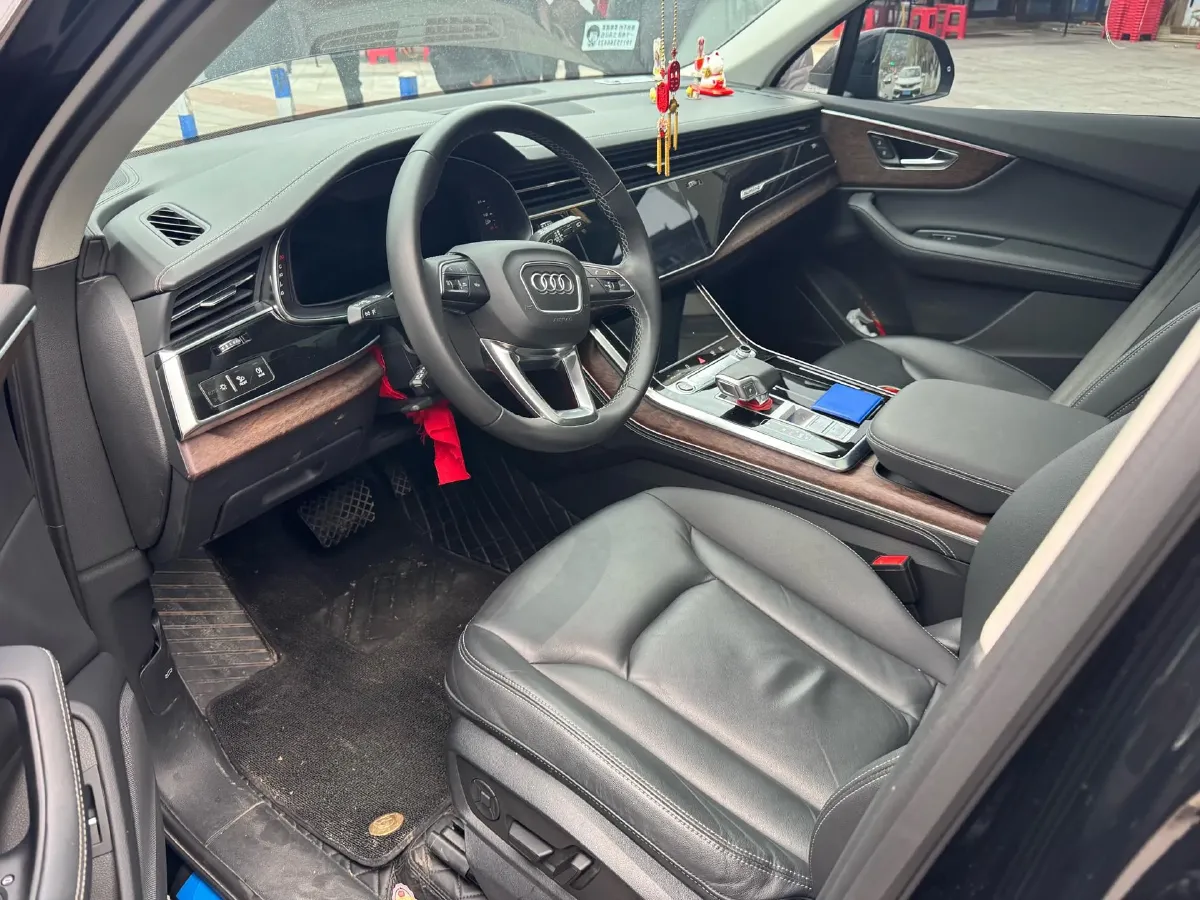 2024 Audi Q7 2.0T 265HP L4 8AT,autocango,china used car exporter,china ev exporter,chinese used car exporter,chinese used ev exporter