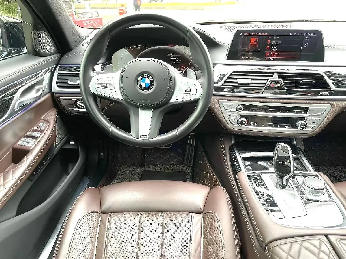 2021 BMW 7 Series 3.0T 340HP L6 8AT,autocango,china used car exporter,china ev exporter,chinese used car exporter,chinese used ev exporter