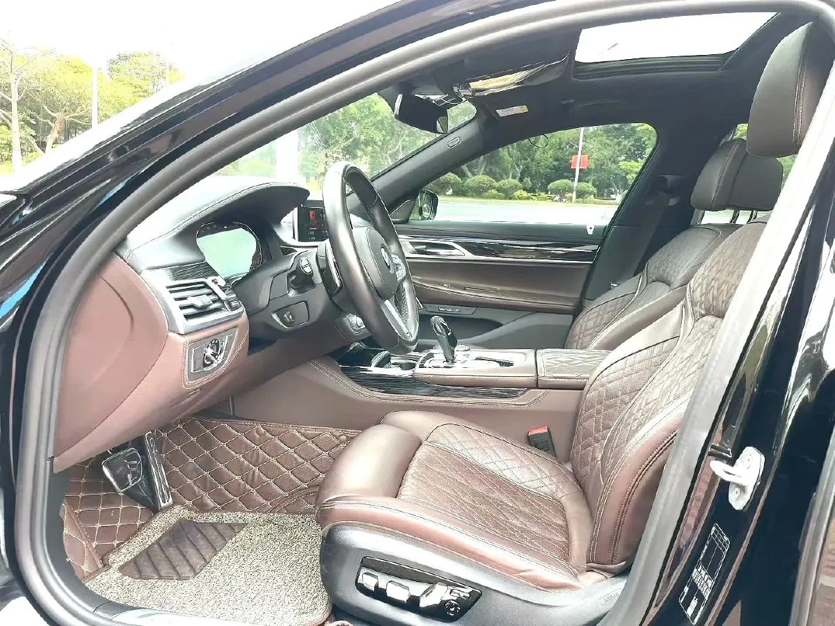 2021 BMW 7 Series 3.0T 340HP L6 8AT,autocango,china used car exporter,china ev exporter,chinese used car exporter,chinese used ev exporter