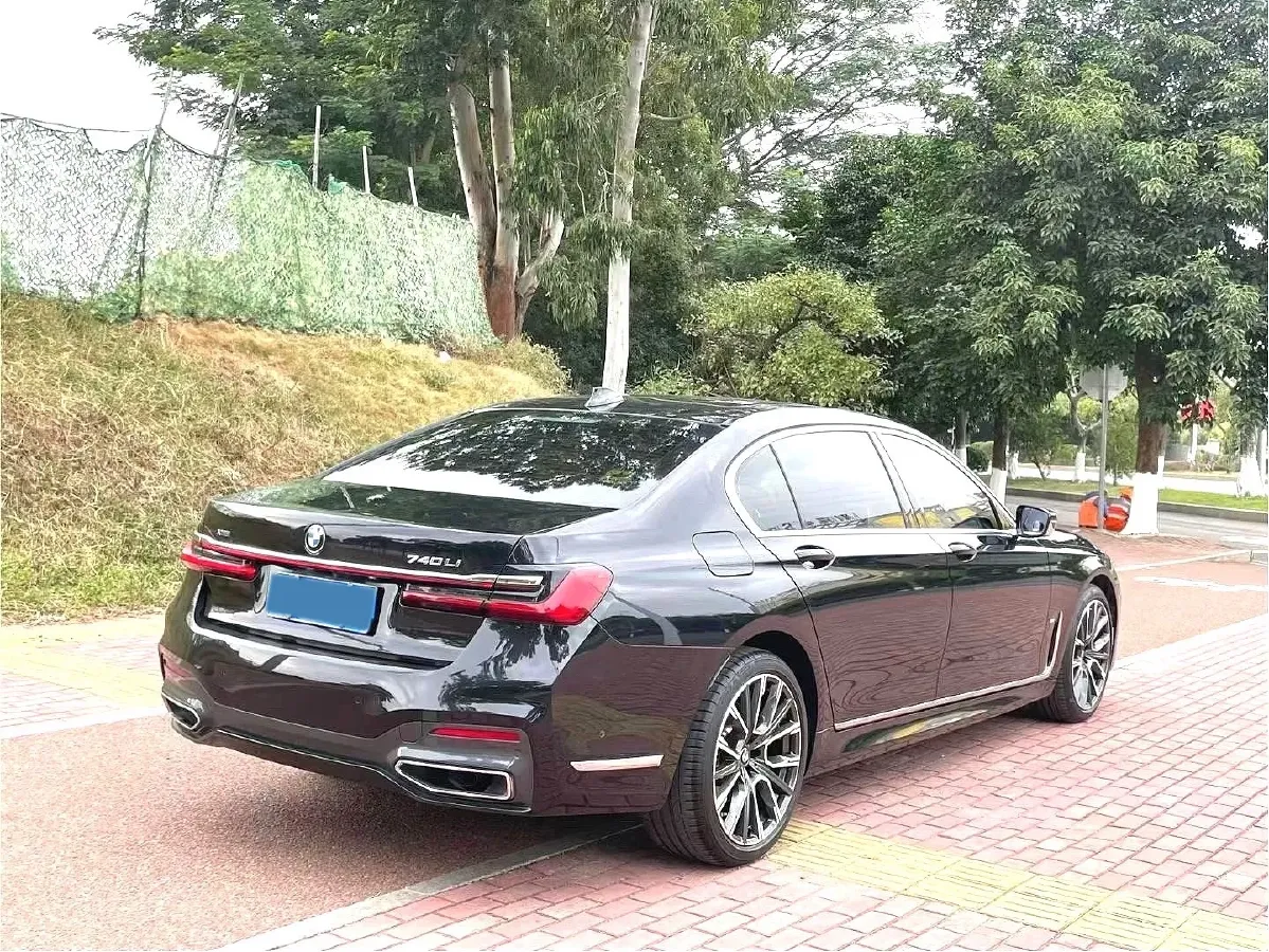 2021 BMW 7 Series 3.0T 340HP L6 8AT,autocango,china used car exporter,china ev exporter,chinese used car exporter,chinese used ev exporter