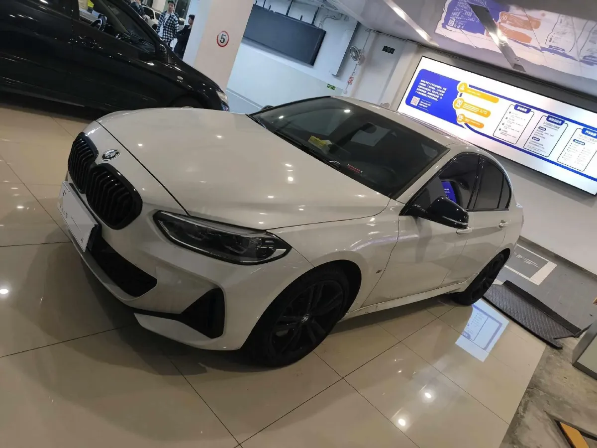 2022 BMW 1 Series 2.0T 192HP L4 7DCT,autocango,china used car exporter,china ev exporter,chinese used car exporter,chinese used ev exporter