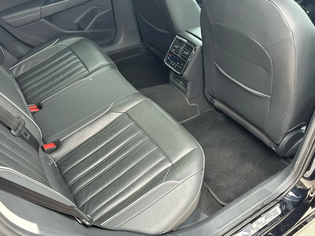 2023 Volkswagen Passat 2.0T 186HP L4 7DCT,autocango,china used car exporter,china ev exporter,chinese used car exporter,chinese used ev exporter