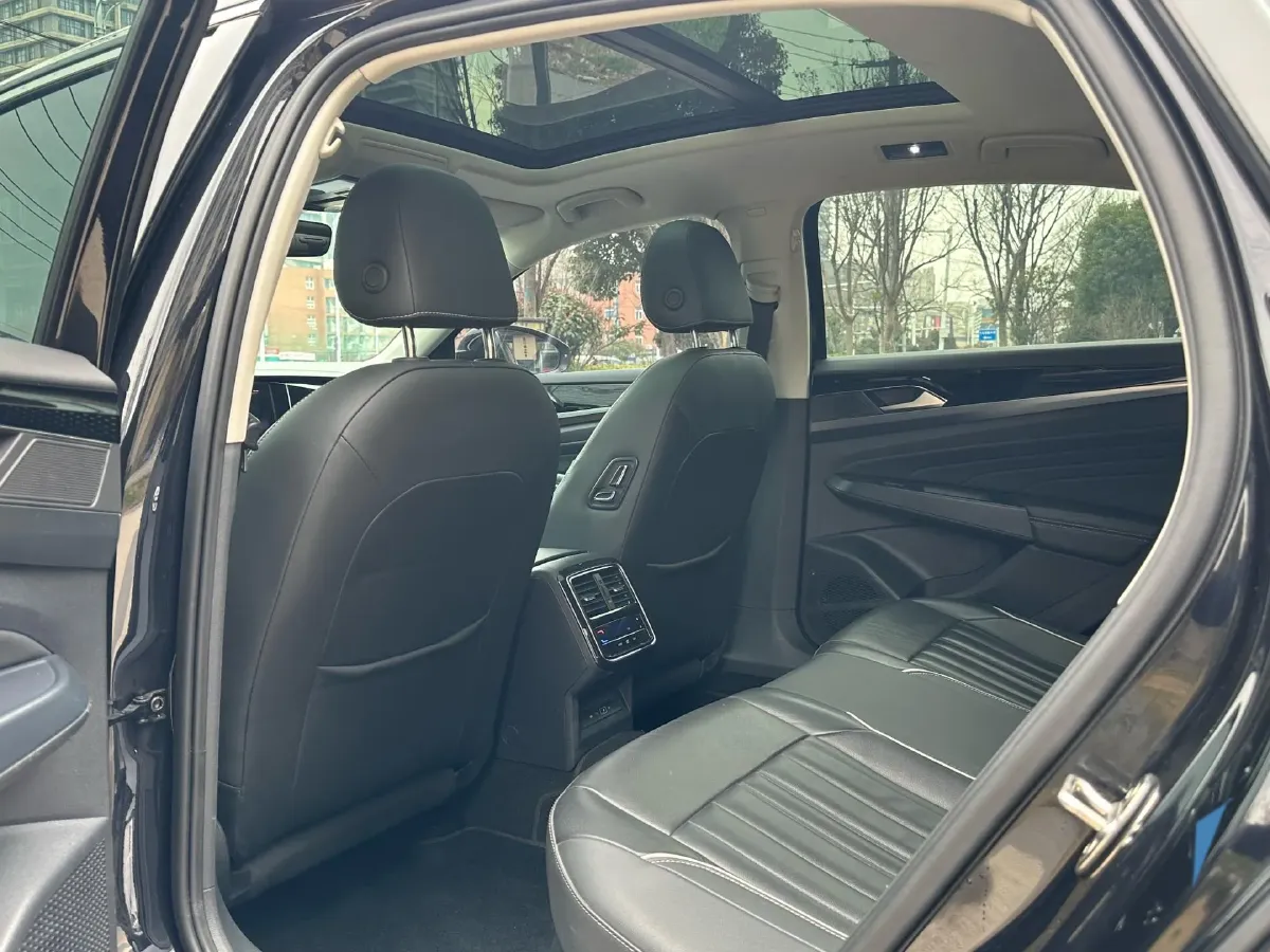 2023 Volkswagen Passat 2.0T 186HP L4 7DCT,autocango,china used car exporter,china ev exporter,chinese used car exporter,chinese used ev exporter