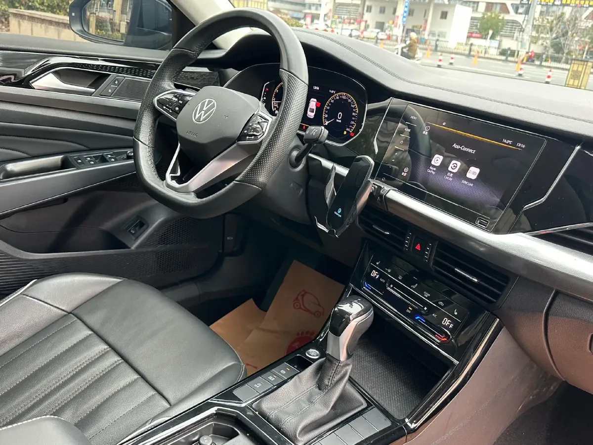 2023 Volkswagen Passat 2.0T 186HP L4 7DCT,autocango,china used car exporter,china ev exporter,chinese used car exporter,chinese used ev exporter