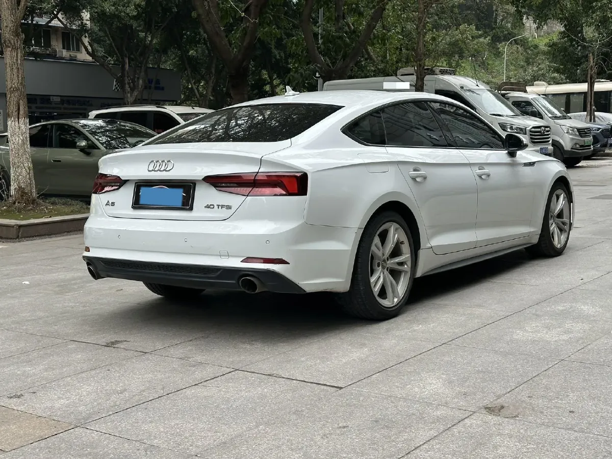 2019 Alfa Romeo Giulia 2.0T 280HP L4 8AT,autocango,china used car exporter,china ev exporter,chinese used car exporter,chinese used ev exporter