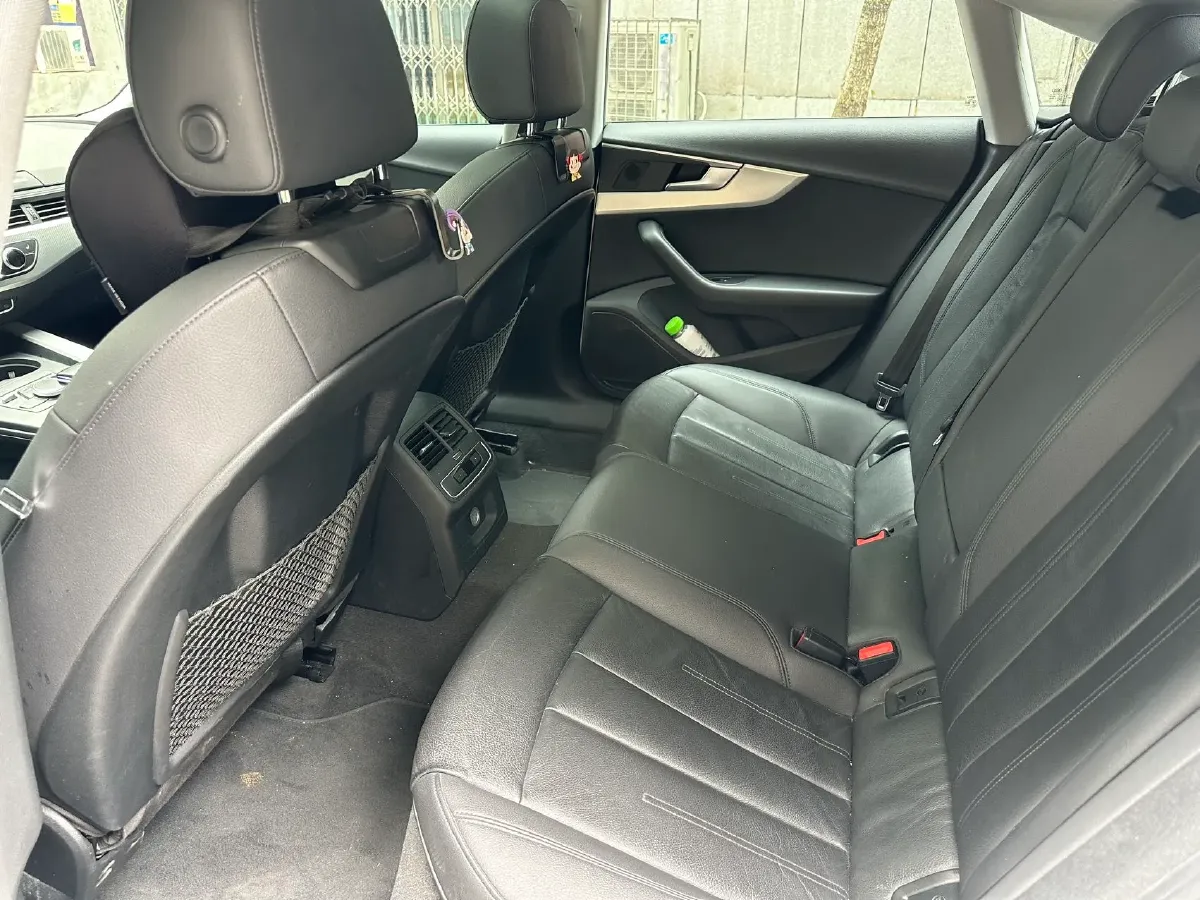 2019 Alfa Romeo Giulia 2.0T 280HP L4 8AT,autocango,china used car exporter,china ev exporter,chinese used car exporter,chinese used ev exporter