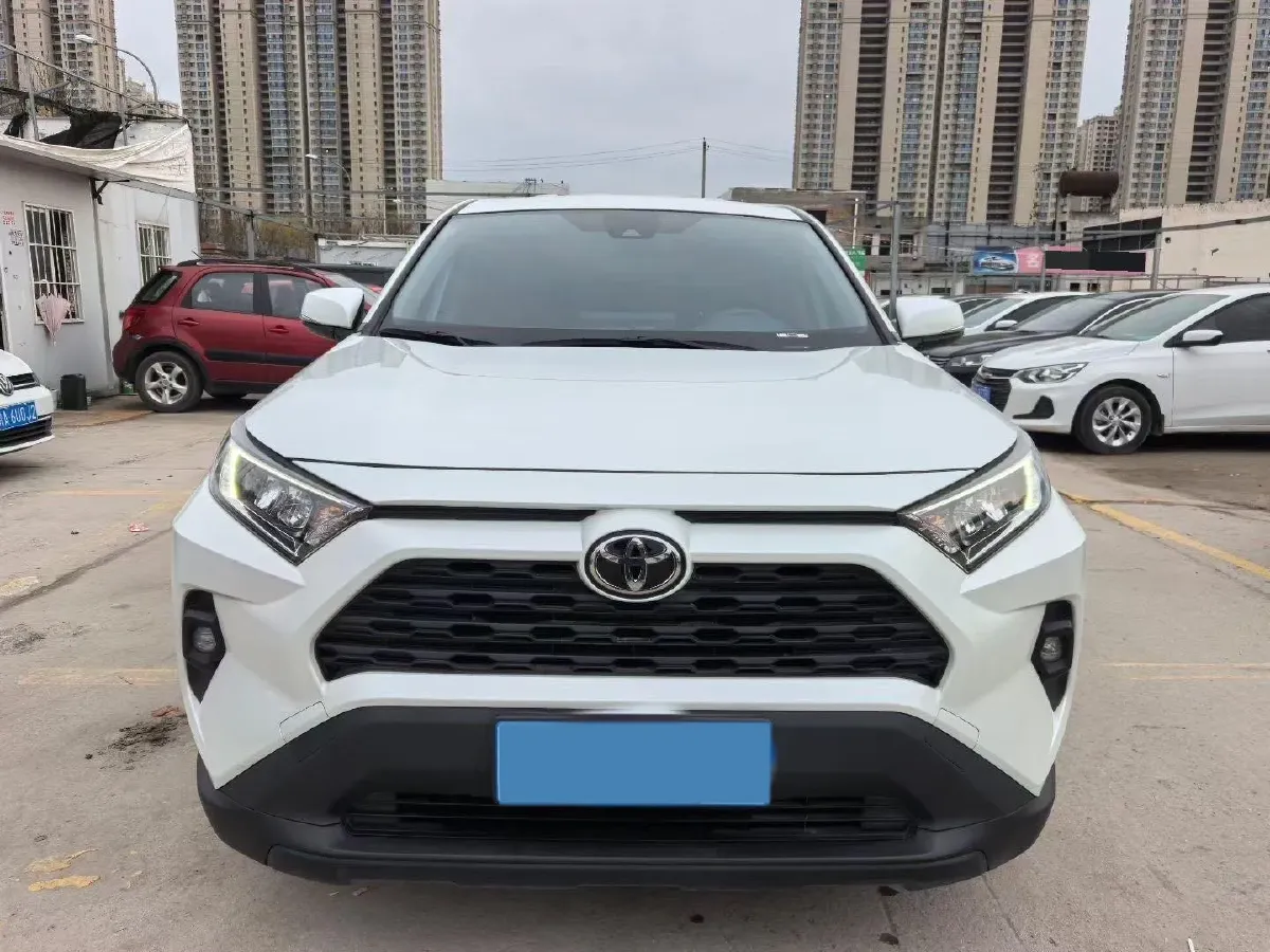 2023 Toyota RAV4 2.0L 171HP L4 CVT,autocango,china used car exporter,china ev exporter,chinese used car exporter,chinese used ev exporter