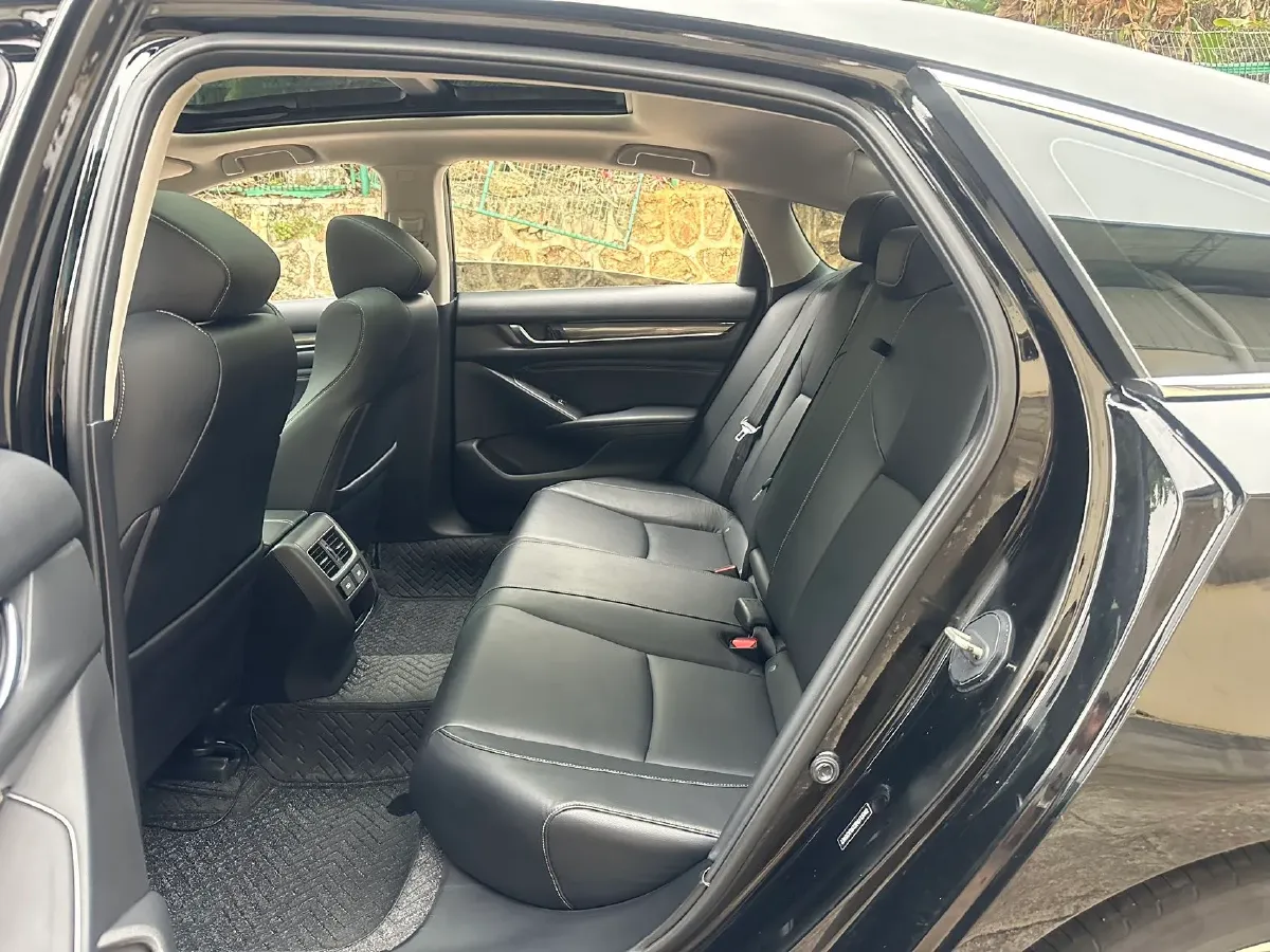 2022 Honda Accord 1.5T 194HP L4 CVT,autocango,china used car exporter,china ev exporter,chinese used car exporter,chinese used ev exporter