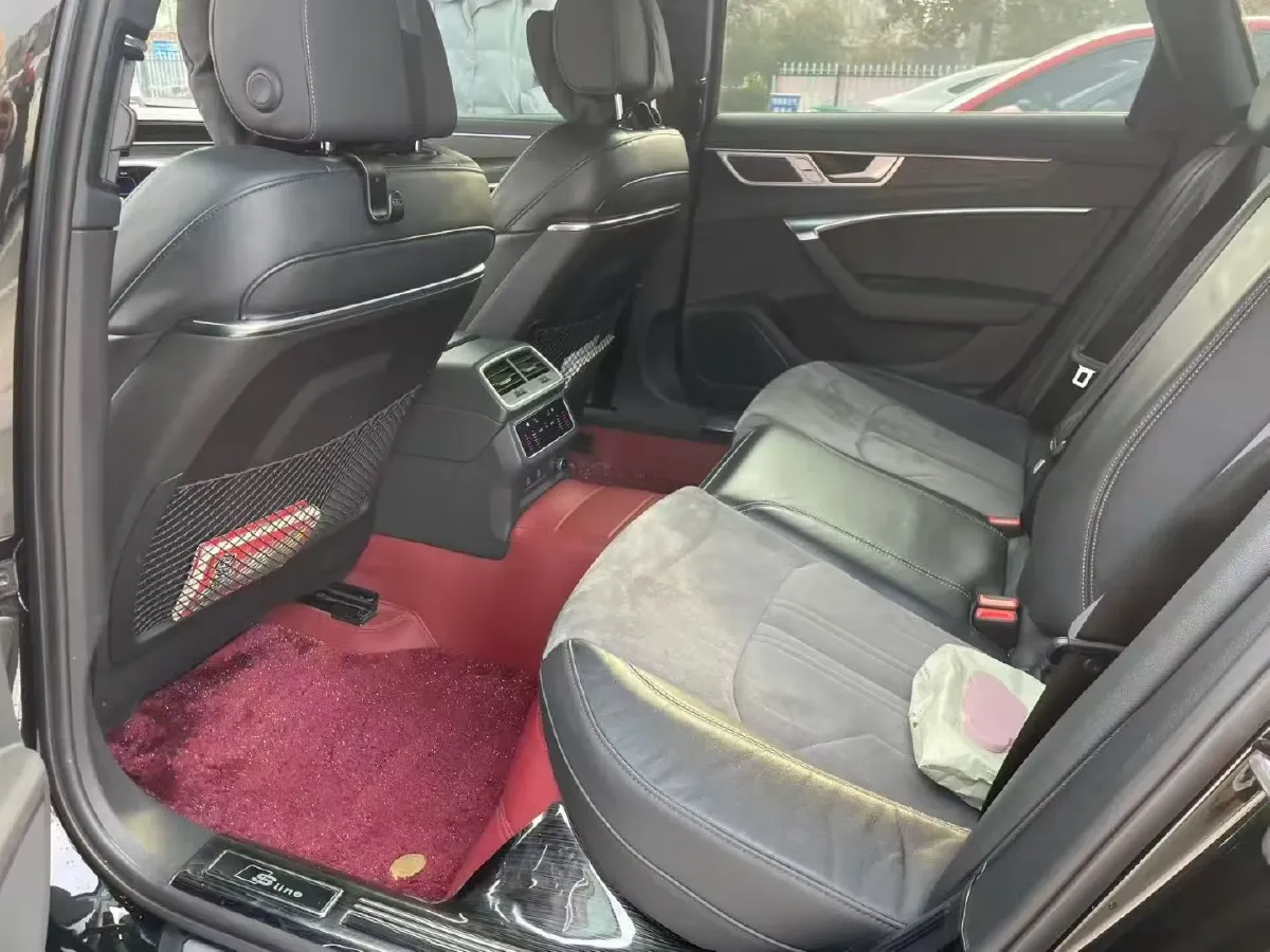 2024 Audi A6L 2.0T 245HP L4 7DCT,autocango,china used car exporter,china ev exporter,chinese used car exporter,chinese used ev exporter