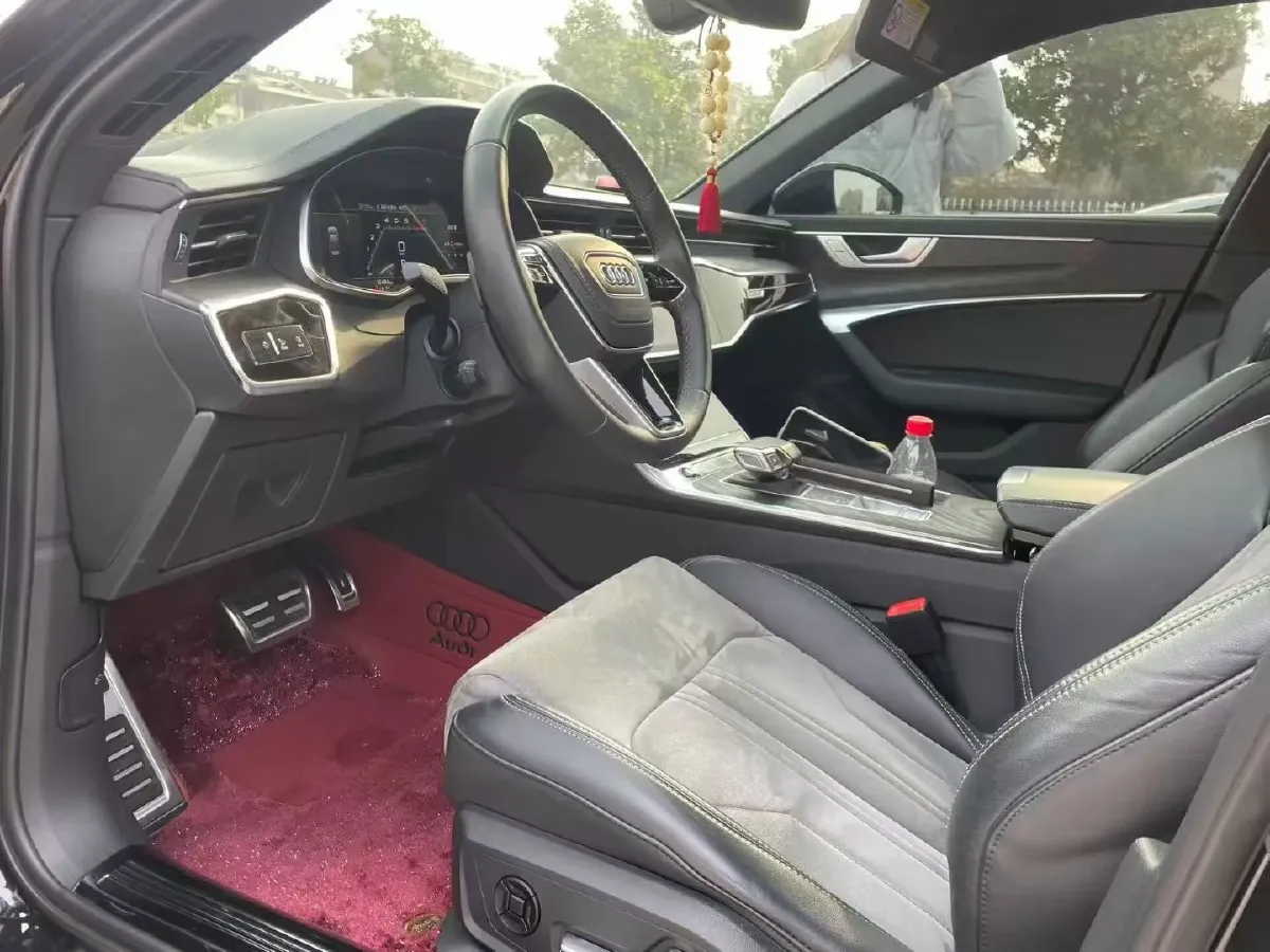 2024 Audi A6L 2.0T 245HP L4 7DCT,autocango,china used car exporter,china ev exporter,chinese used car exporter,chinese used ev exporter