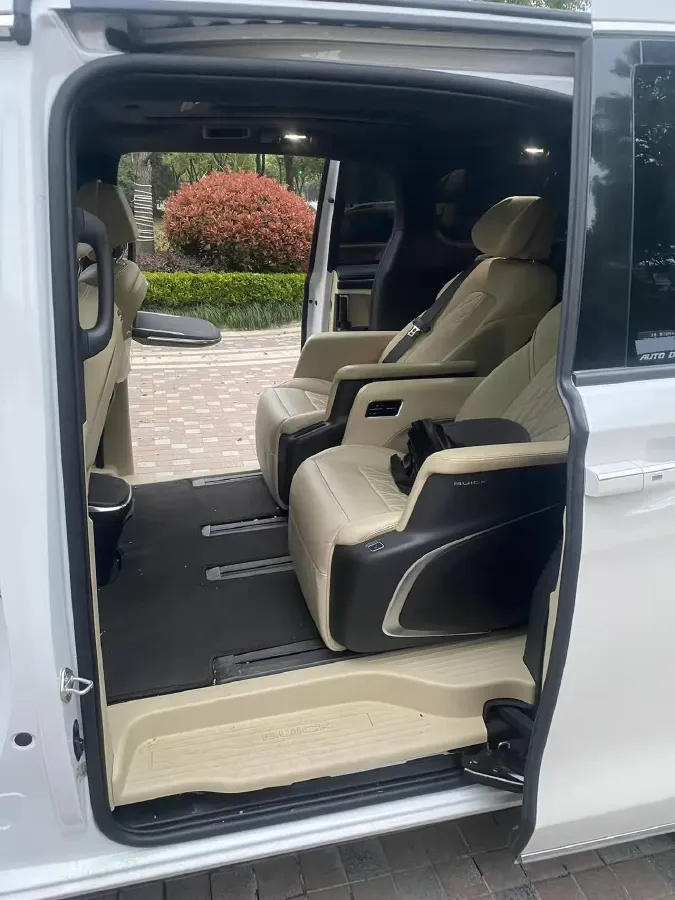 2022 Buick GL8 2.0T 237HP L4 9AT,autocango,china used car exporter,china ev exporter,chinese used car exporter,chinese used ev exporter