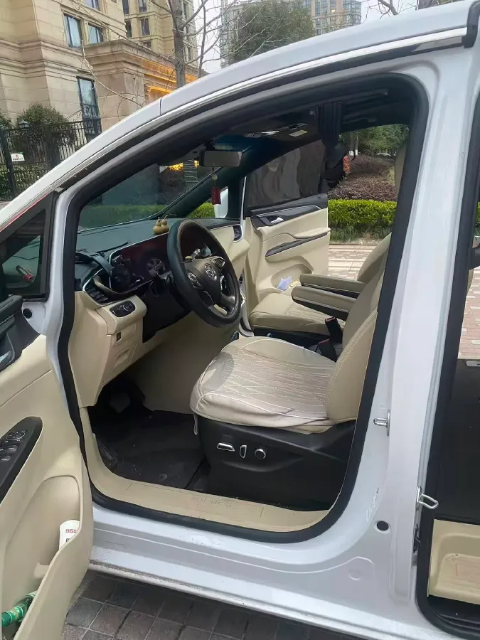 2022 Buick GL8 2.0T 237HP L4 9AT,autocango,china used car exporter,china ev exporter,chinese used car exporter,chinese used ev exporter