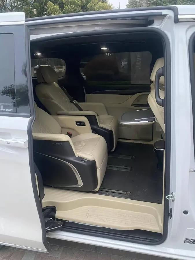 2022 Buick GL8 2.0T 237HP L4 9AT,autocango,china used car exporter,china ev exporter,chinese used car exporter,chinese used ev exporter