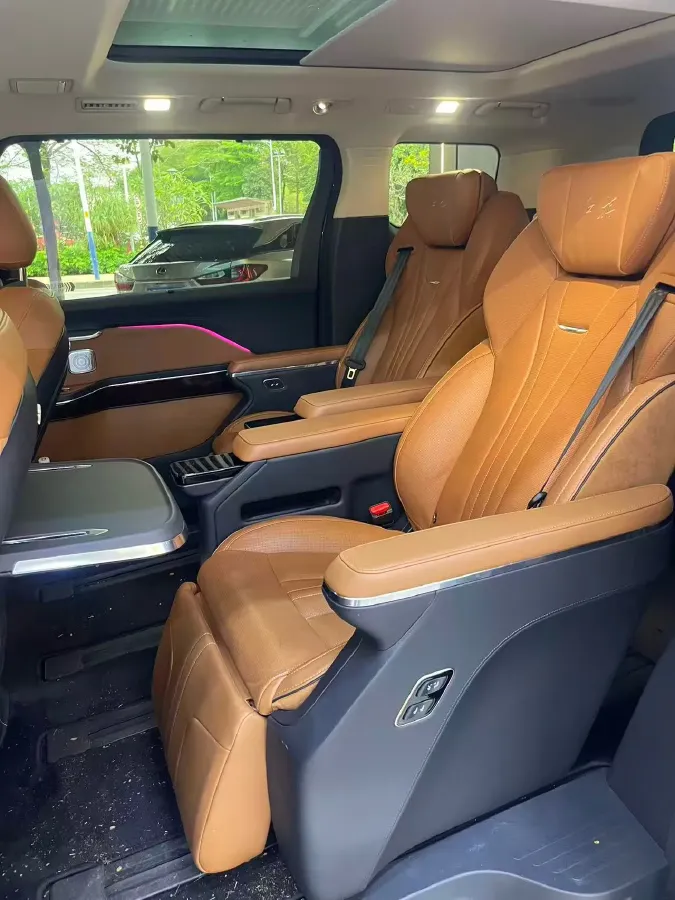 2023 HongQi HQ9 2.0T 252HP L4 8AT,autocango,china used car exporter,china ev exporter,chinese used car exporter,chinese used ev exporter