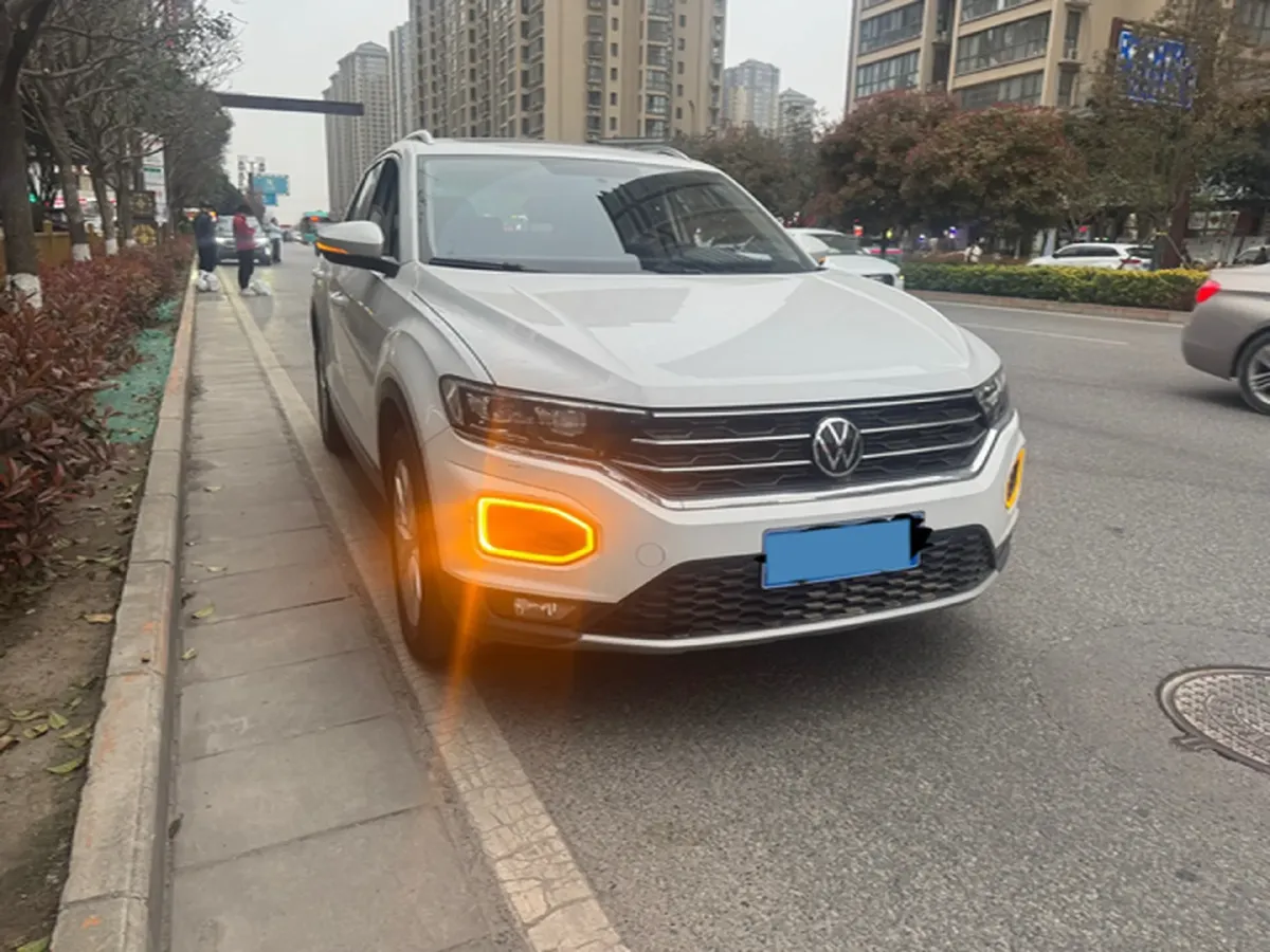 2022 Volkswagen T-Roc 1.4T 150HP L4 7DCT,autocango,china used car exporter,china ev exporter,chinese used car exporter,chinese used ev exporter