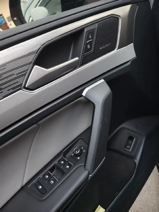 2023 Volkswagen Tayron 2.0T 220HP L4 7DCT,autocango,china used car exporter,china ev exporter,chinese used car exporter,chinese used ev exporter