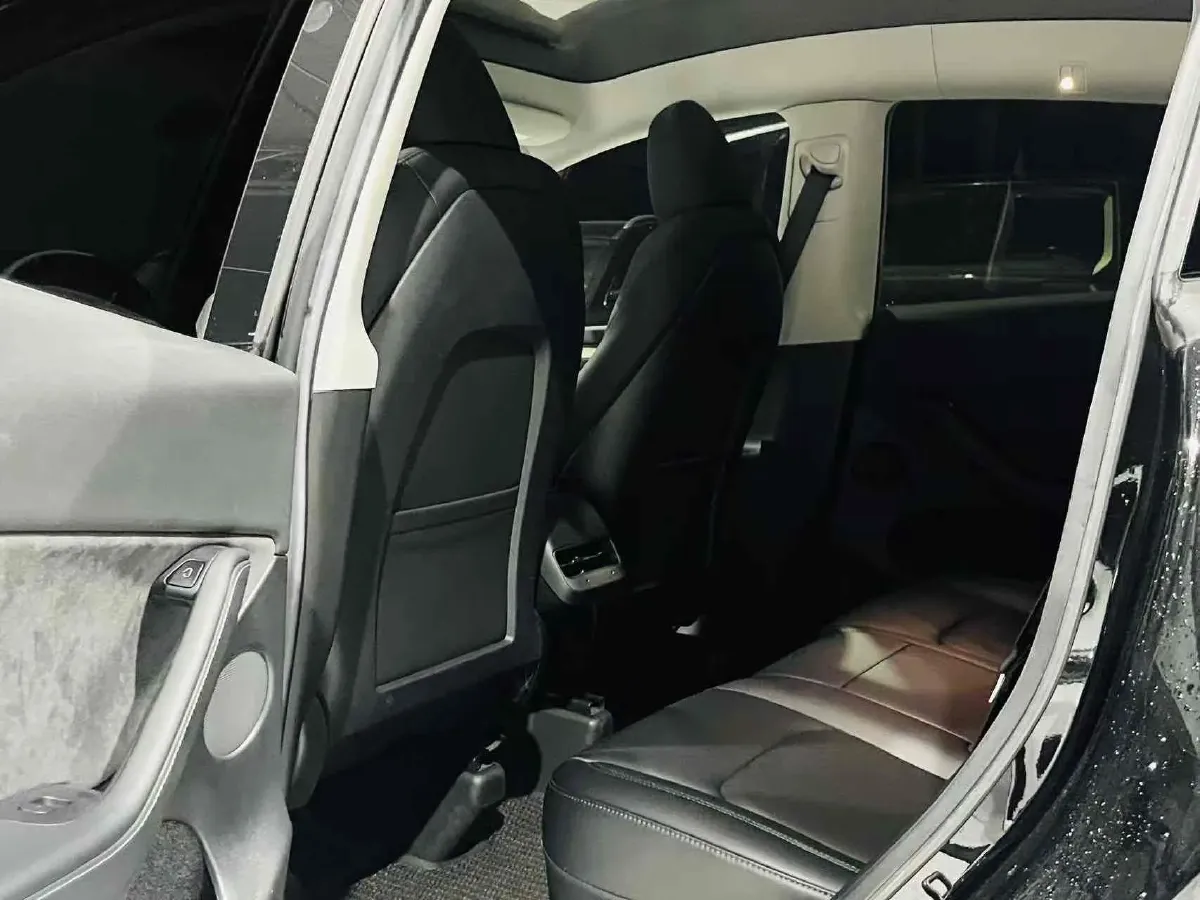 2022 Tesla Model Y BEV 60KWH,autocango,china used car exporter,china ev exporter,chinese used car exporter,chinese used ev exporter