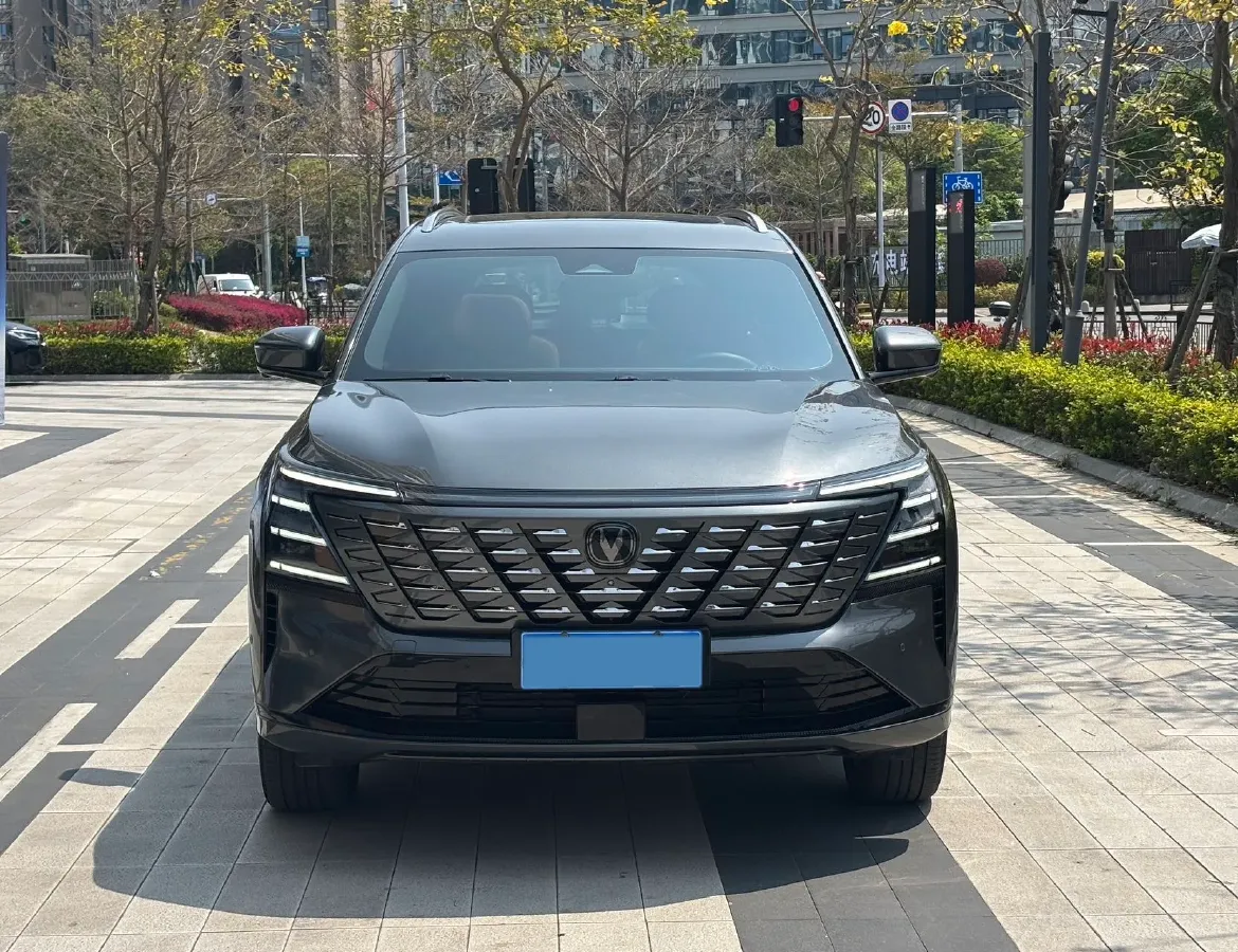 2025 ChangAn CS75 Plus 1.5T 192HP L4 8AT,autocango,china used car exporter,china ev exporter,chinese used car exporter,chinese used ev exporter