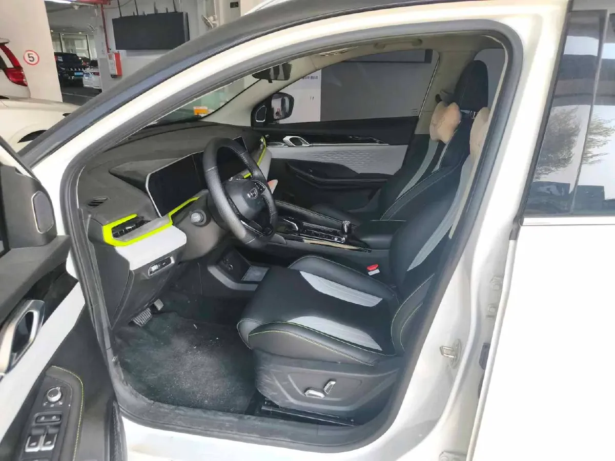 2022 Geely Coolray 1.5T 181HP L4 7DCT,autocango,china used car exporter,china ev exporter,chinese used car exporter,chinese used ev exporter