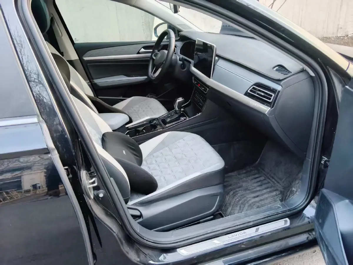 2023 Volkswagen Lavida 1.4T 150HP L4 7DCT,autocango,china used car exporter,china ev exporter,chinese used car exporter,chinese used ev exporter