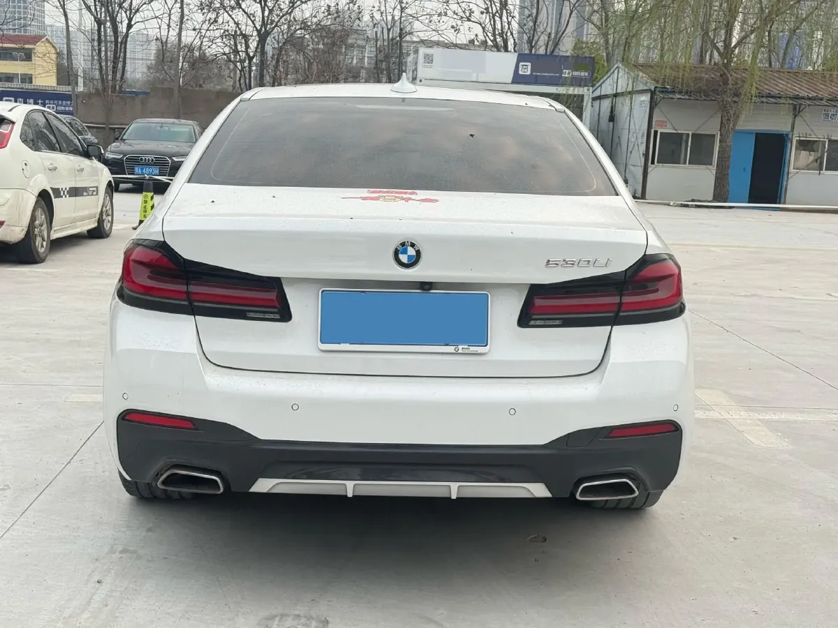 2022 BMW 5 Series 2.0T 252HP L4 8AT,autocango,china used car exporter,china ev exporter,chinese used car exporter,chinese used ev exporter