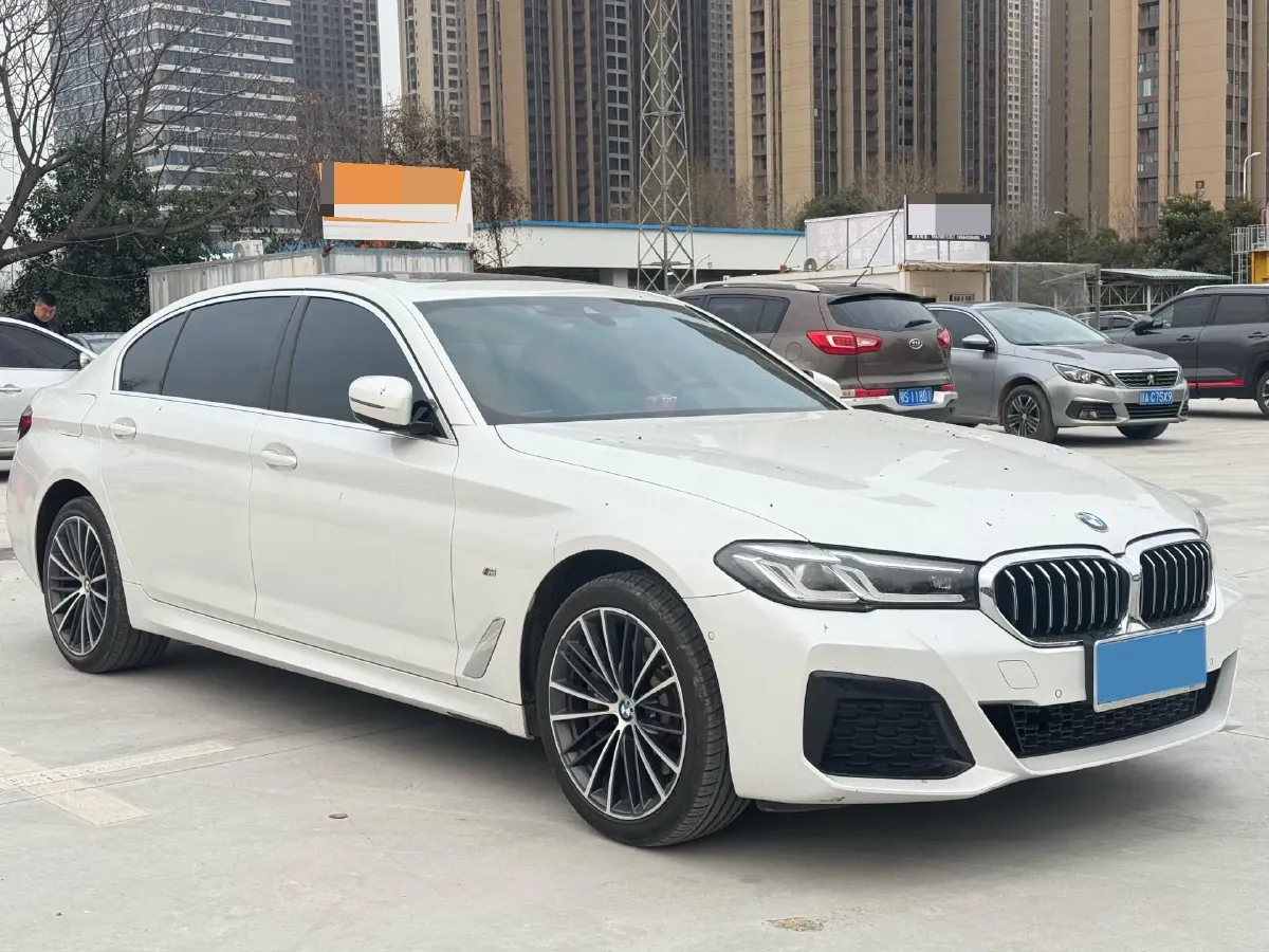 2022 BMW 5 Series 2.0T 252HP L4 8AT,autocango,china used car exporter,china ev exporter,chinese used car exporter,chinese used ev exporter