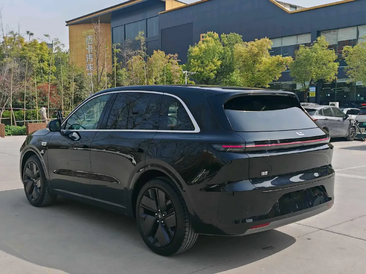 2025 Li L6 Range Extended 154HP L4 REEV,autocango,china used car exporter,china ev exporter,chinese used car exporter,chinese used ev exporter