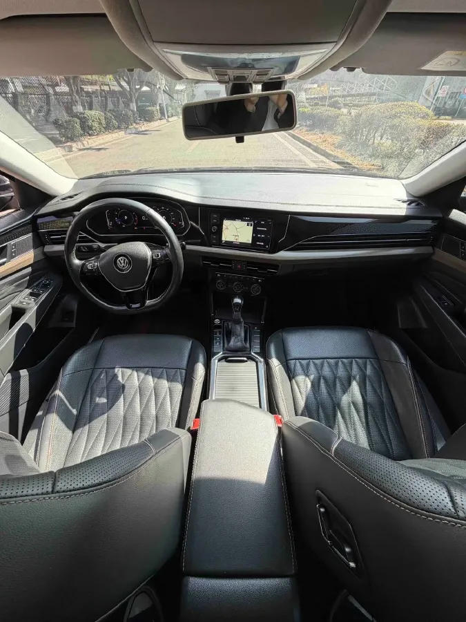 2019 Volvo V40 1.5T 152HP L4 6AT,autocango,china used car exporter,china ev exporter,chinese used car exporter,chinese used ev exporter