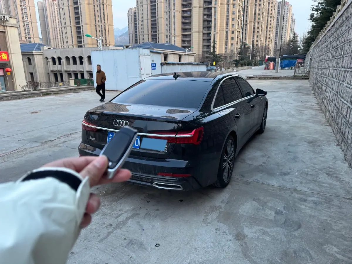 2022 Audi A6L 2.0T 224HP L4 7DCT,autocango,china used car exporter,china ev exporter,chinese used car exporter,chinese used ev exporter