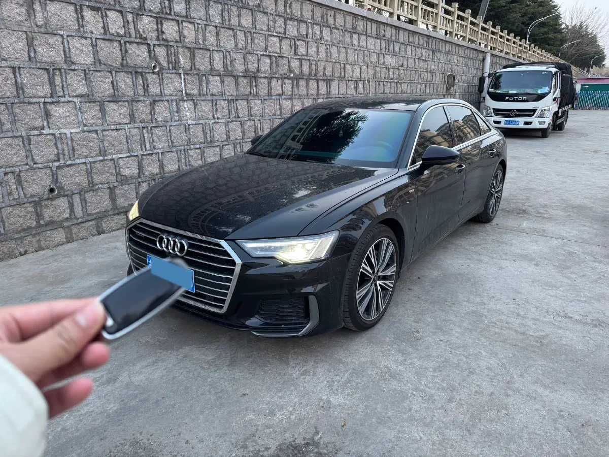 2022 Audi A6L 2.0T 224HP L4 7DCT,autocango,china used car exporter,china ev exporter,chinese used car exporter,chinese used ev exporter