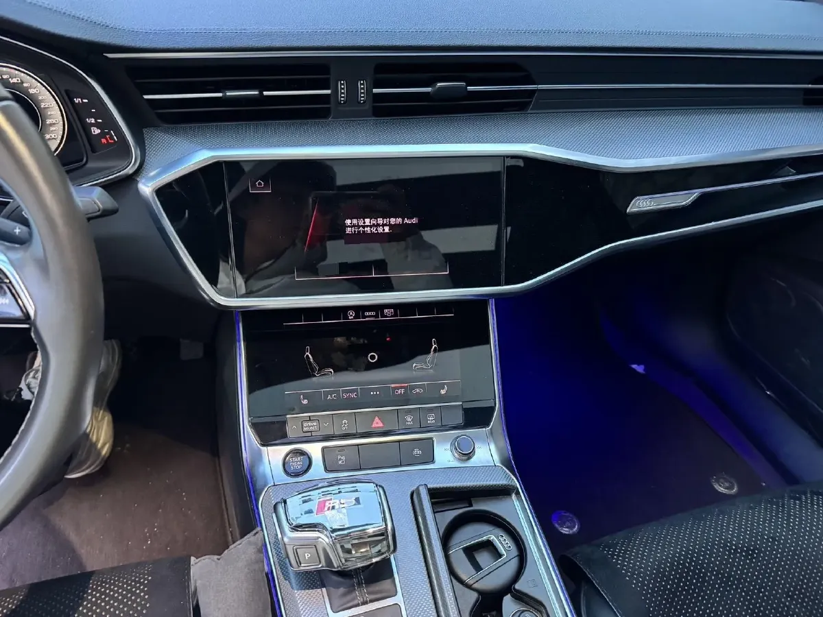 2022 Audi A6L 2.0T 224HP L4 7DCT,autocango,china used car exporter,china ev exporter,chinese used car exporter,chinese used ev exporter