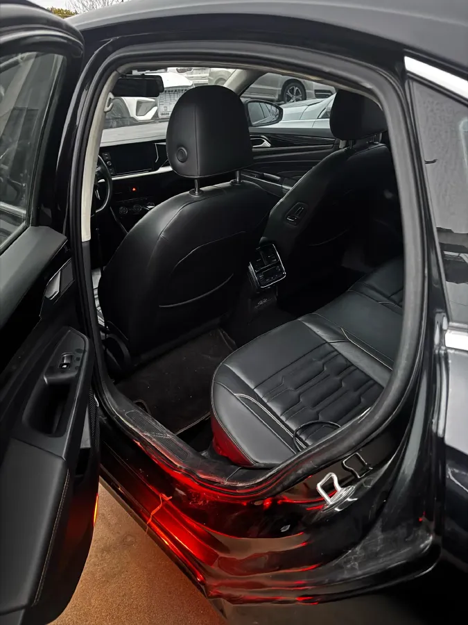 2019 Skoda Kodiak 2.0T 186HP L4 7DCT,autocango,china used car exporter,china ev exporter,chinese used car exporter,chinese used ev exporter